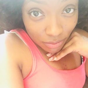 Meet your Posher, Simone